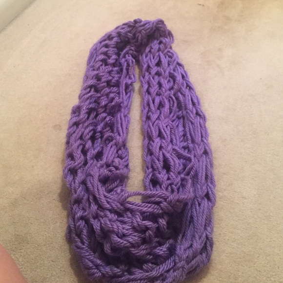 Knit purple Scarf - Picture 2 of 2