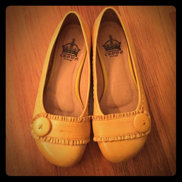Honeybee yellow flats.