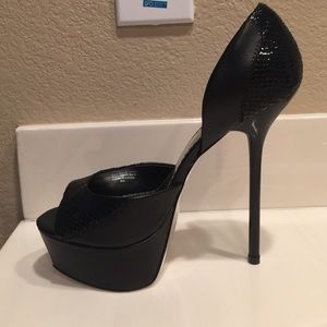 Brand new size 9 Bebe platform heels