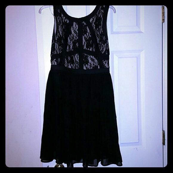 LACE Sleeveless Dress