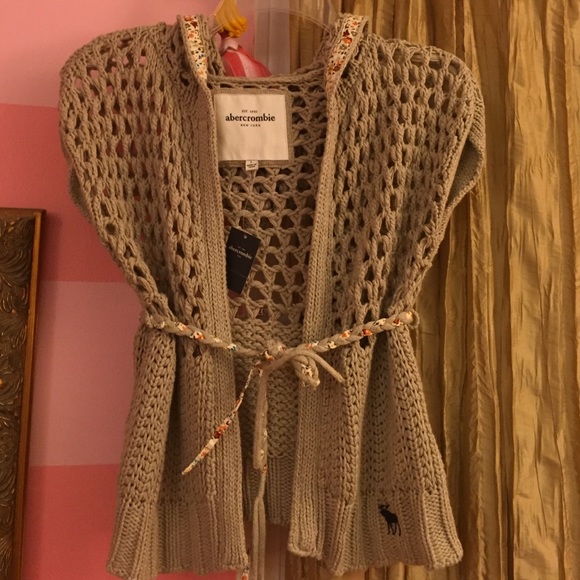 Abercrombie Large kids cardigan (small adult)