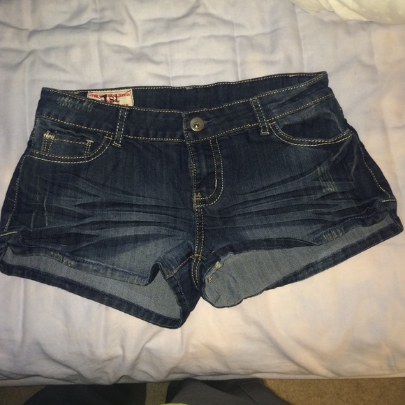 Jean Shorts - Picture 1 of 3