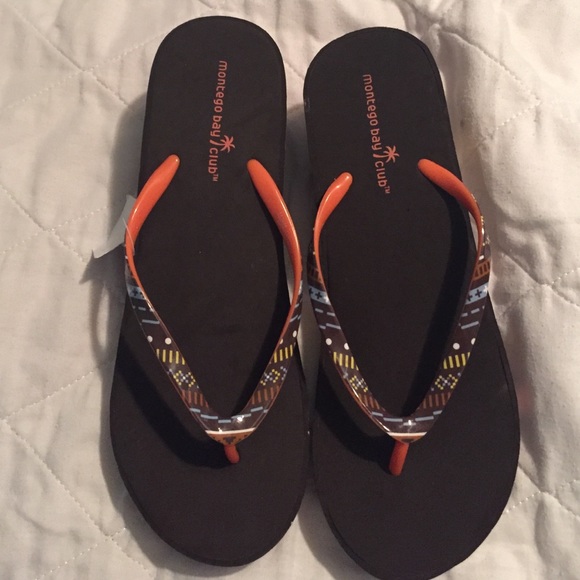 Wedged shoes