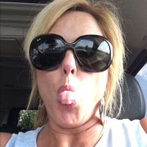 Meet your Posher, Dawn