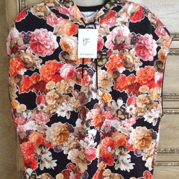 Givenchy Paris sleeveless style hoodie - Picture 1 of 4