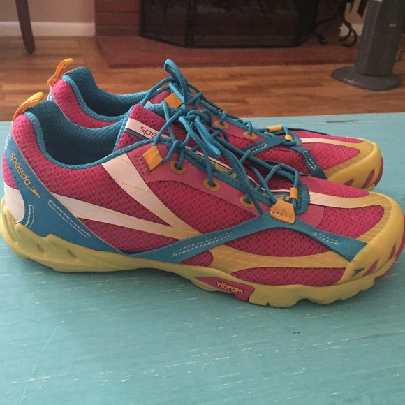 Brand new Speedo athletic shoes size 8