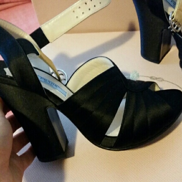 Shoes - Picture 3 of 4