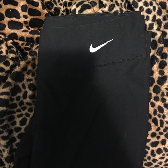 DISCOUNTED SHIPPING❤️Nike dri-fit leggings