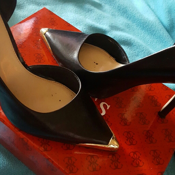 Heels - Picture 4 of 4