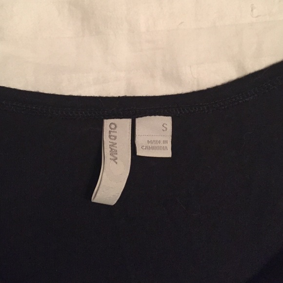 Old navy black shirt - Picture 3 of 3