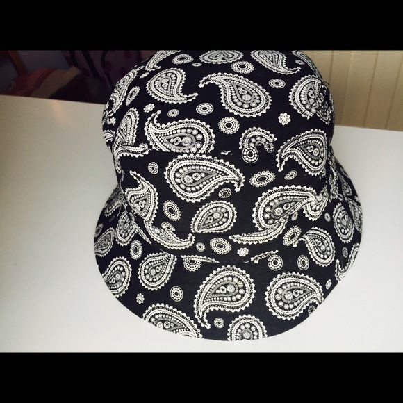 Bucket Hat