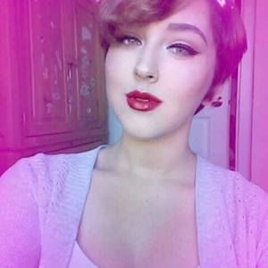 Meet your Posher, Becca