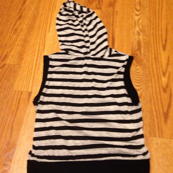 Sleeveless Striped Hoodie Shirt - Picture 2 of 2