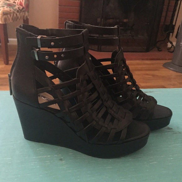 BCBGeneration size 7 1/2 wedges