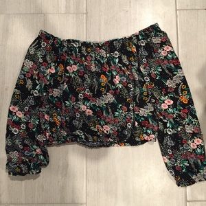 H&M Off the Shoulder cropped shirt blouse