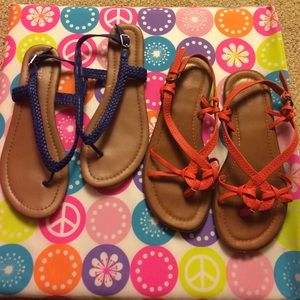 2 pairs of sandals.