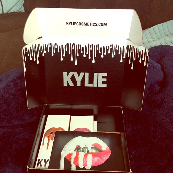 🆕Kylie Lip Kit (Maliboo) RESERVED