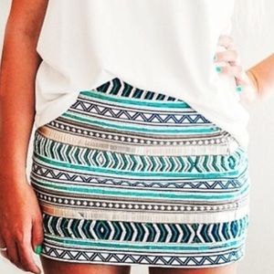 ISO Zara sequin skirt /size M or L please!
