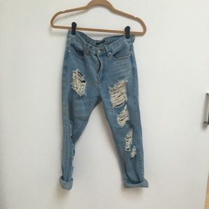 Destroyed boyfriend jeans