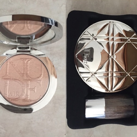 **SOLD** Dior highlighter - Picture 1 of 4