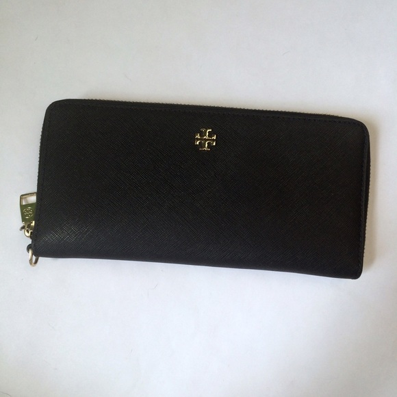 Tory Burch Handbags - 🌟NEW Listing🌟Tory Burch York Continental Wallet