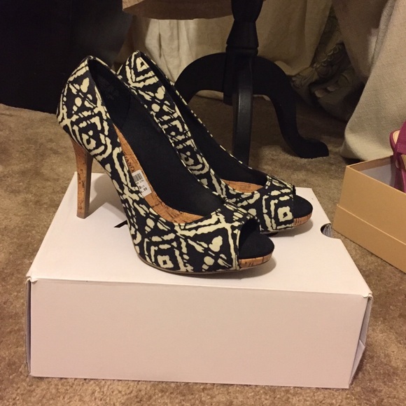 Christian Siriano peep toe heels