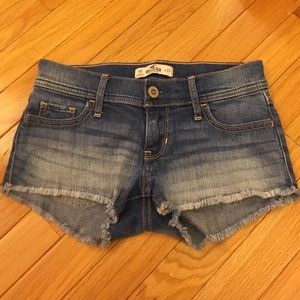 Hollister jean shorts- Size 00