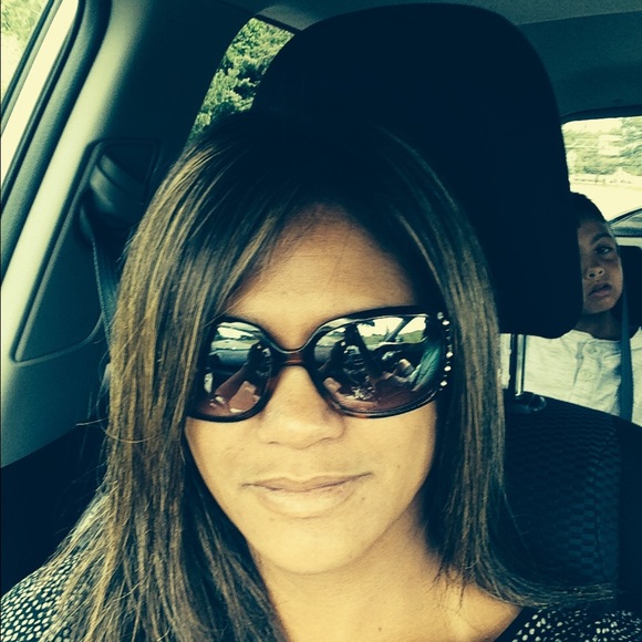 Meet your Posher, Frances - Picture 1 of 1