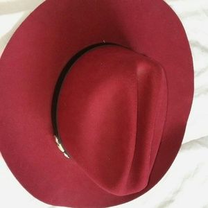 Wrangler Hat Like New. (FINAL SALE PRICE)