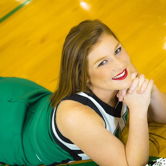 Meet your Posher, Tori - Picture 1 of 1