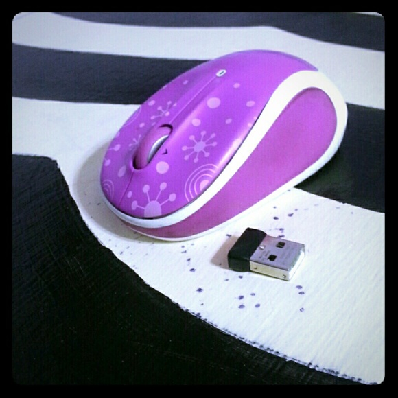 Wireless computer/laptop mouse.