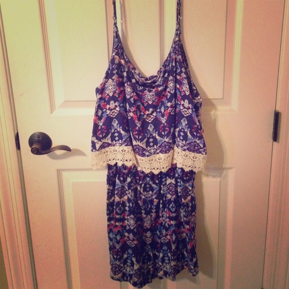 Patterned Romper - Picture 1 of 3