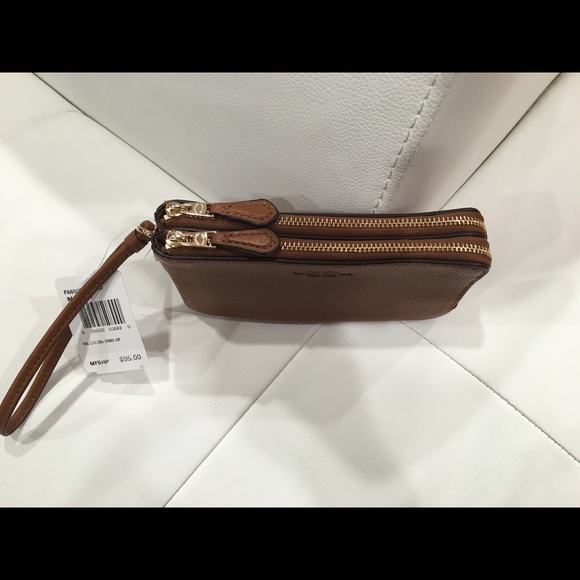 🍁SOLD🍁Authentic Cognac Pebble Coach Wristlet - Picture 2 of 3