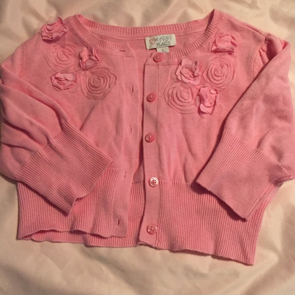 Short flowered cardigan