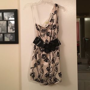 One shoulder dress