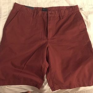 New! Men's GAP khaki shorts!