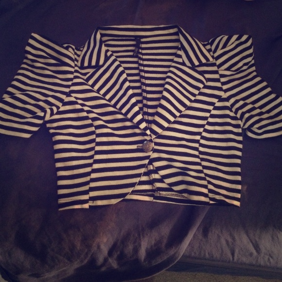 Cropped cardigan top