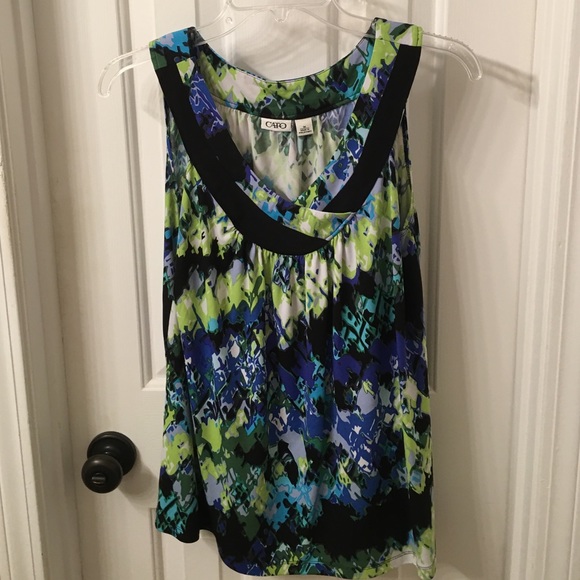 Beautiful sleeveless blouse.