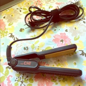 Chi mini travel hair straightener.