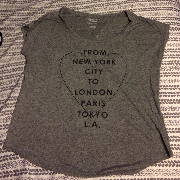 American Eagle Outfitters size Large favorite tee
