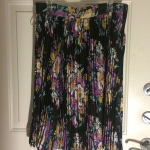 ModCloth accordion pleat printed skirt