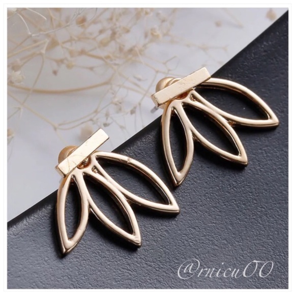 Gold Lotus Hollow Stud Earrings! - Picture 2 of 4