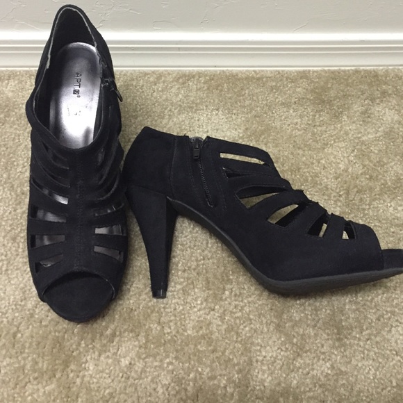 Black peep-toe heels