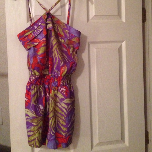 Tropical design romper - Picture 1 of 3
