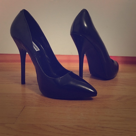 STEVE MADDEN point toe heels