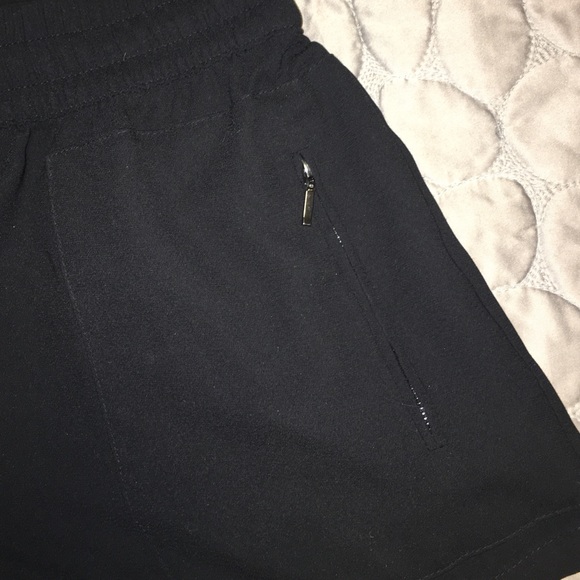 Black Loose Fit Shorts - Picture 4 of 4