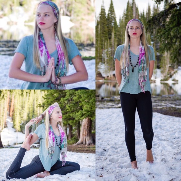 Samantha, Top 10% Seller, Top Rated & Posh Mentor - Picture 5 of 7