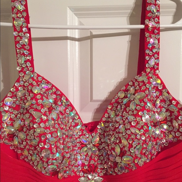 RED PROM DRESS - Picture 2 of 3