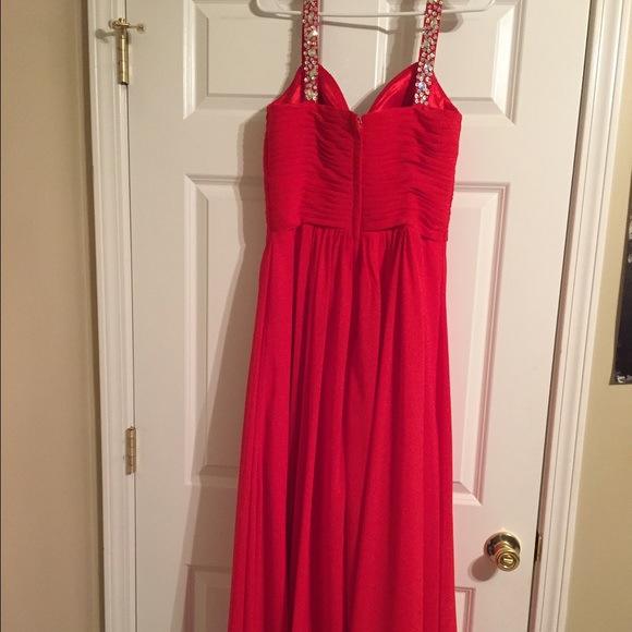RED PROM DRESS - Picture 3 of 3