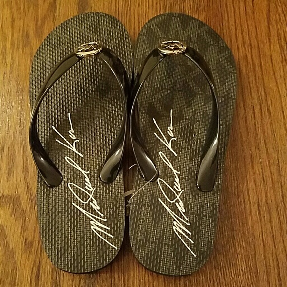 Michael Kors - Picture 2 of 3